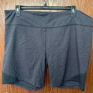 Women’s plus tek gear 3x gray shorts